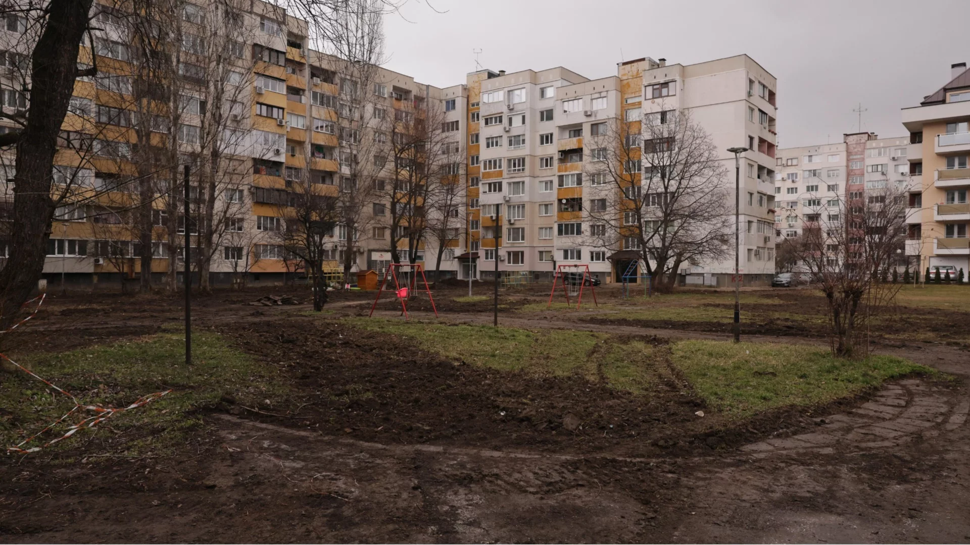 Разруха в "Дружба 2" след ремонт на "Топлофикация-София" 