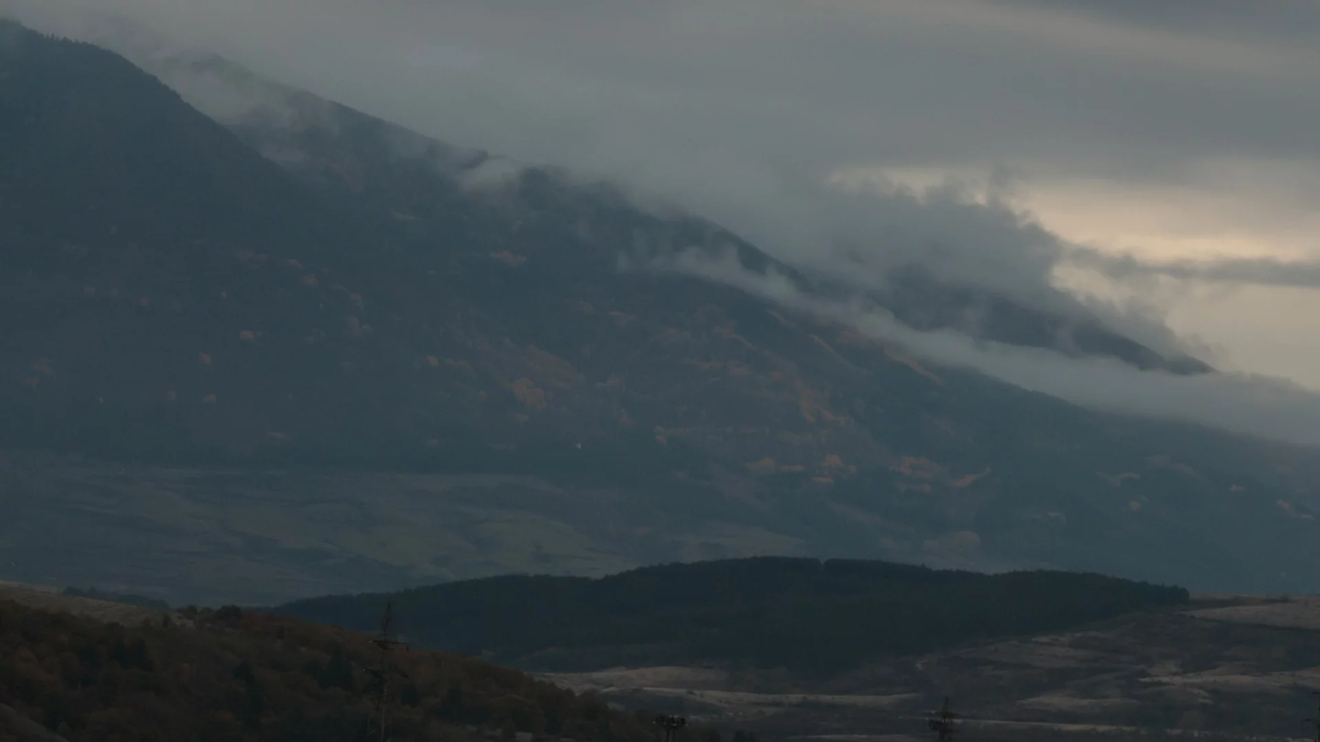 Мъгла и дъжд в планините: Неподходящо за туризъм