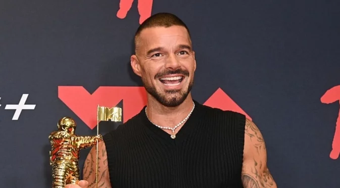 Рики Мартин готви сензация: Нова версия на музикален хит с актриса от Дисни