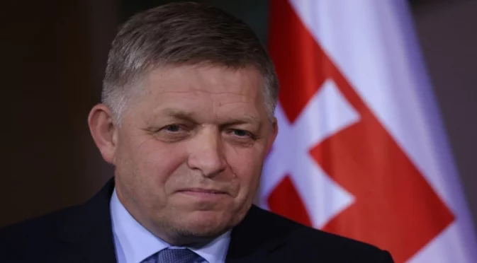 "Не, благодаря": Фицо, за разлика от Желязков, отказа да се включи в Съвета за мир