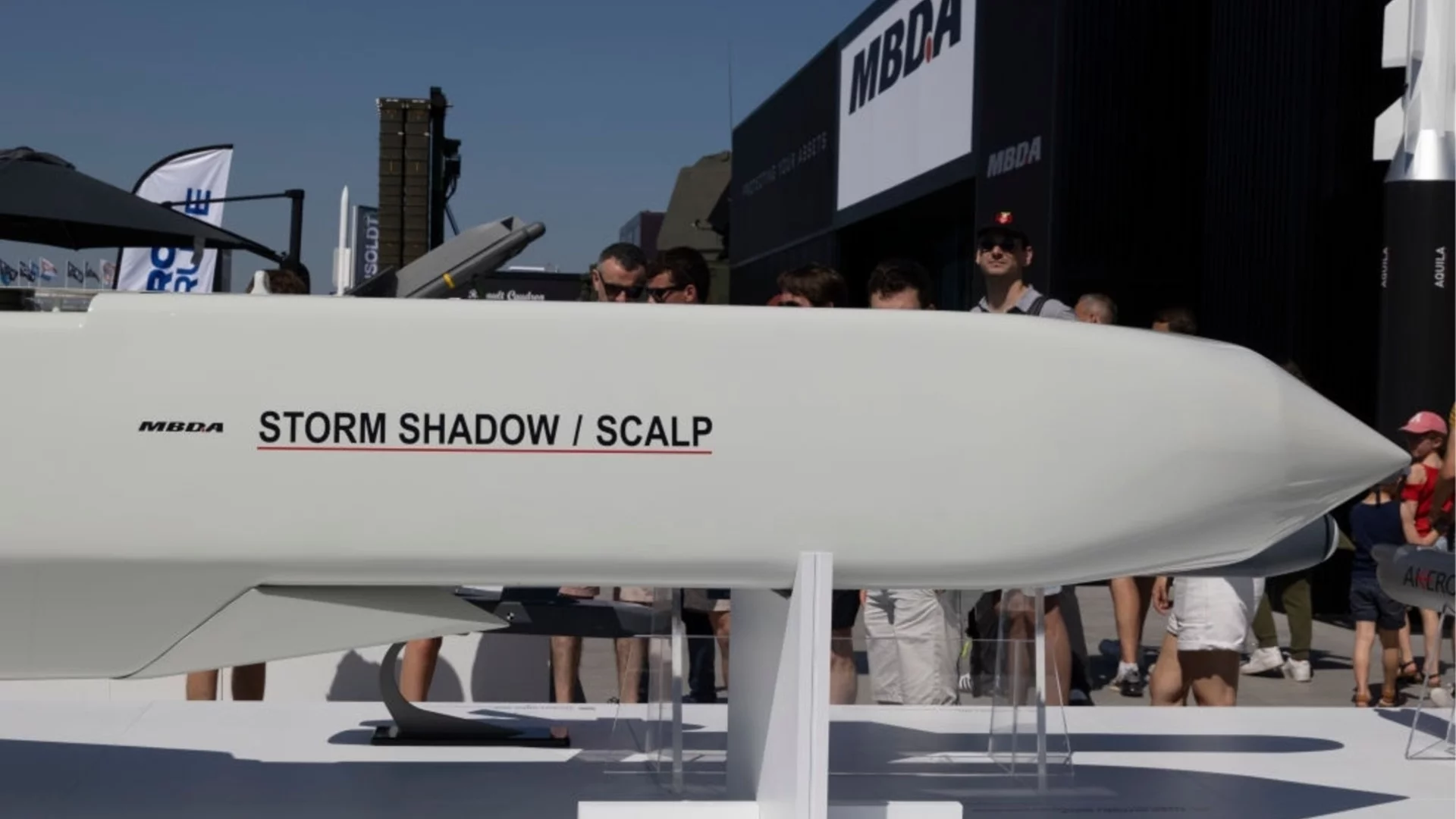 Франция е спряла Украйна да си купи британски ракети с европейски пари