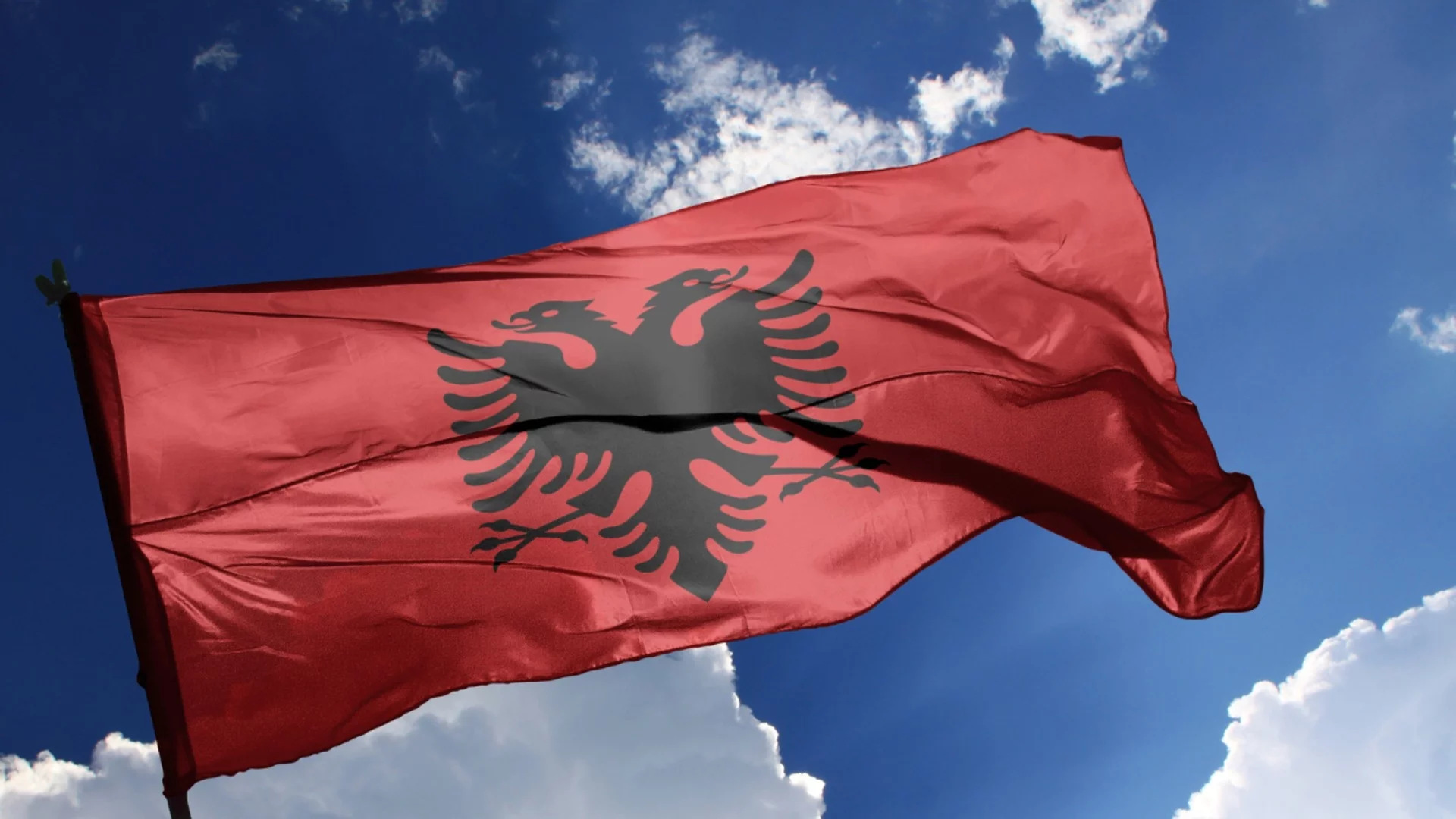 Студио Actualno Балкани "разбуни кошера" на организациите на македонизма