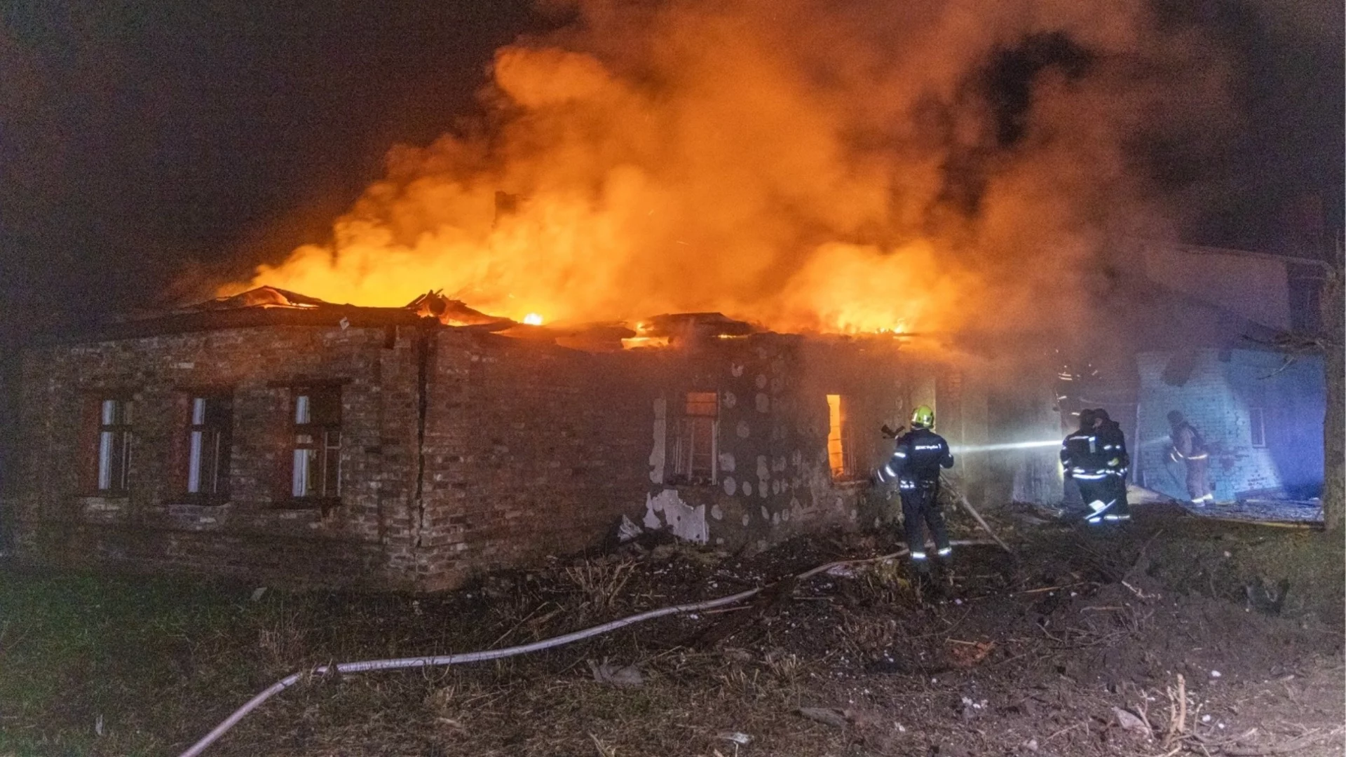 Русия удари училище в Харков, Украйна остави Белгород без електричество (ВИДЕО)