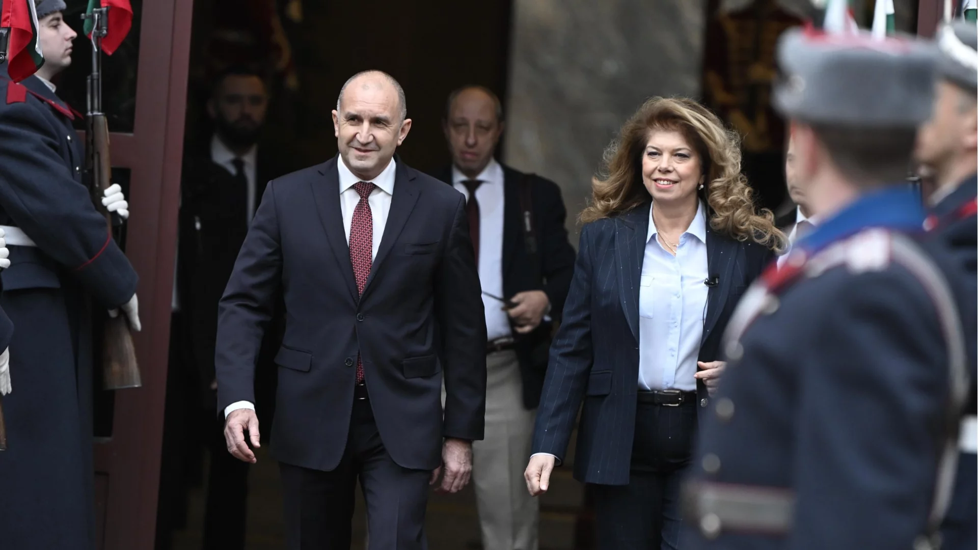 Изненада: Копринков не си тръгна с Радев от президентството, ясни са първите лица на партията (СНИМКИ)