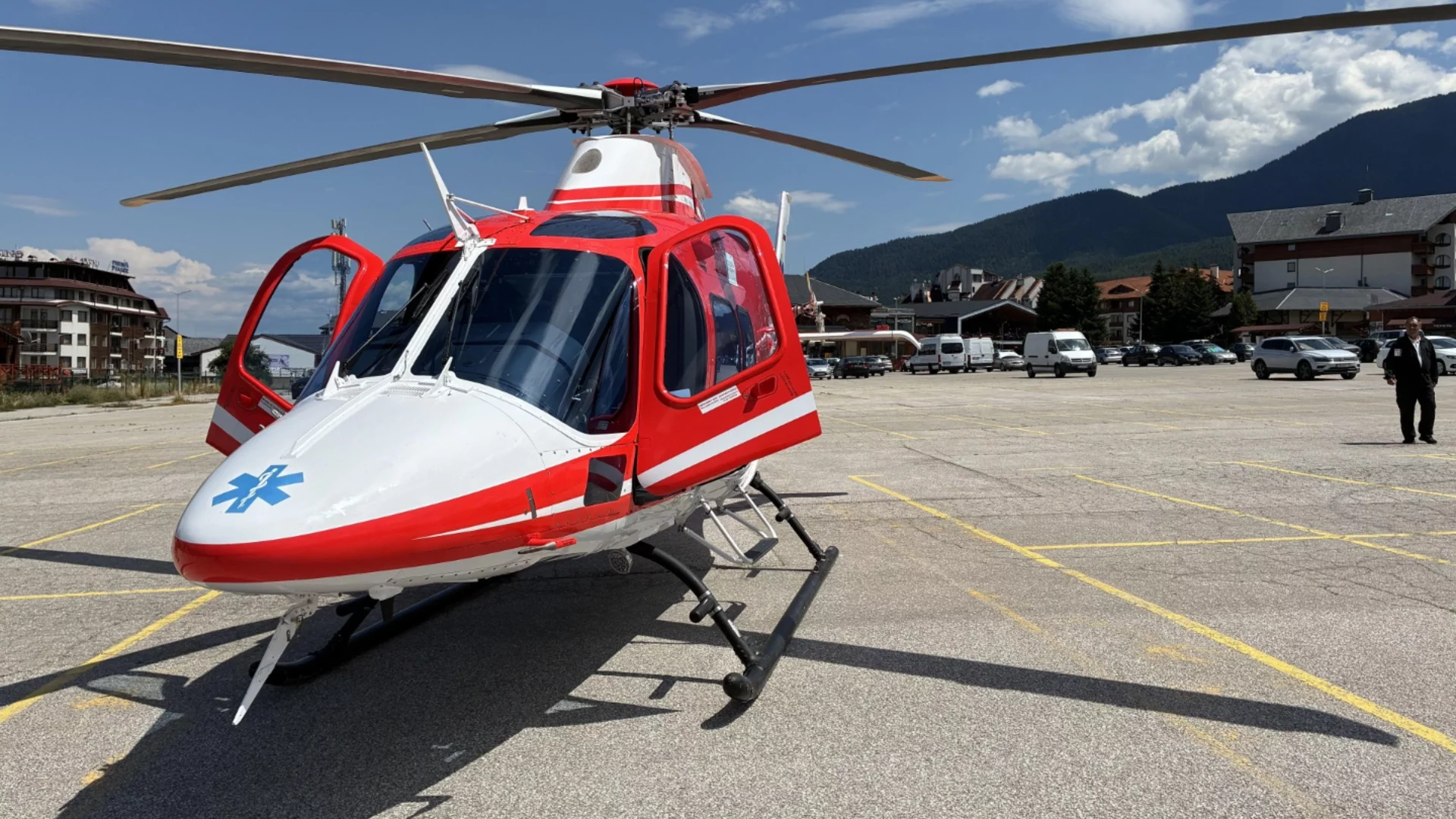 Медицински хеликоптер транспортира 5-годишно дете с тежки усложнения след грип