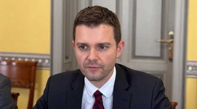 "Рецензент и проверител на изказвания": Македонското МВнР намеква, че София третира Муцунски като ученик