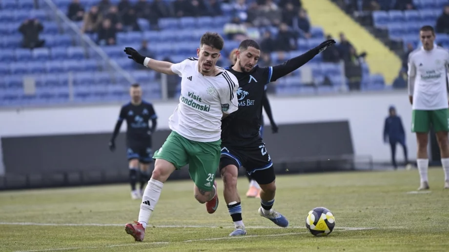 Левски загря за Лудогорец с нова победа! Асен Митков и бразилско дуо наказаха Вихрен