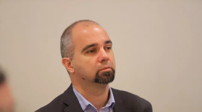 "Това е скандално": Първан Симеонов представи проучване за вярата на българите в изборите