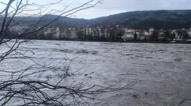 Частичното бедствено положение в Ардино остава в сила