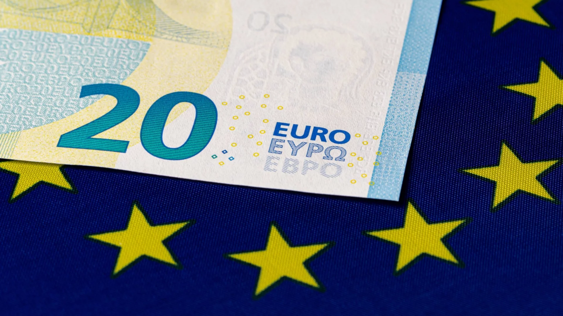 28 дни с еврото: Накъде върви инфлацията според икономистите