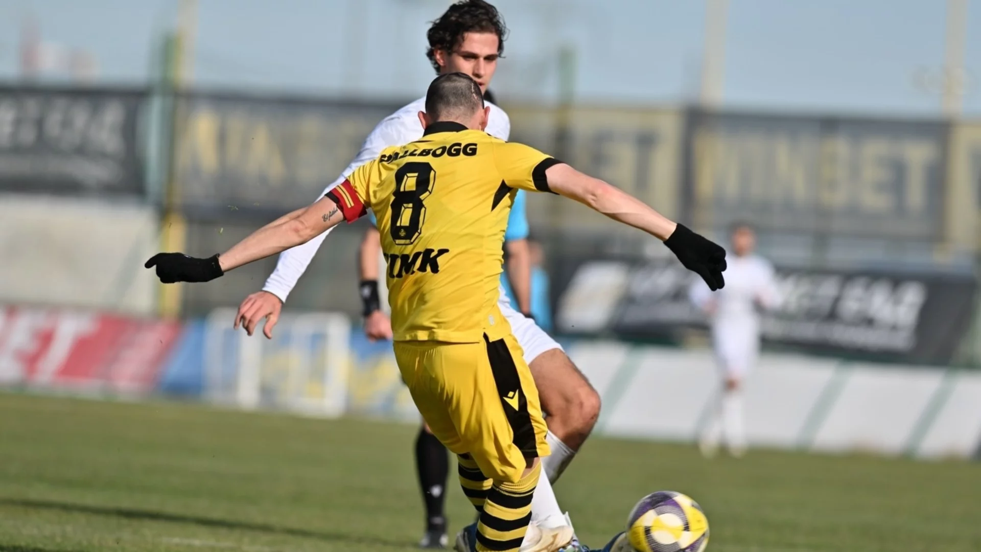 Гол красавец на Неделев, три хикса и черноморско дерби: Контролите на български отбори