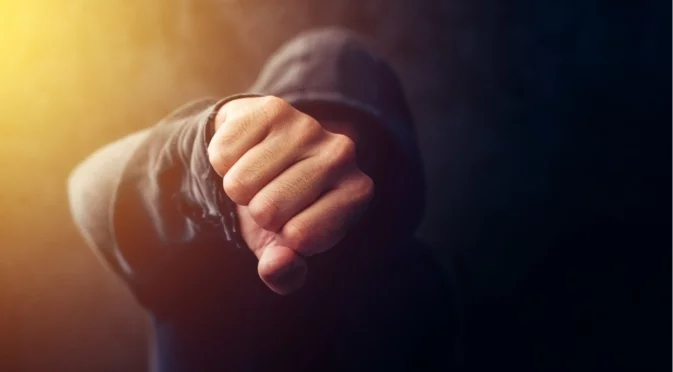 "Докато го убивали, полицай гледал": Майка търси истината за побой над сина й