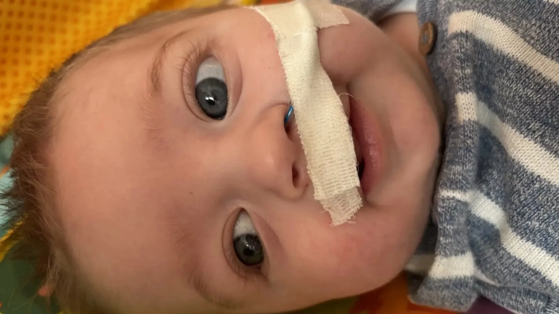 Бебето Даниел се бори за шанс за нормален живот