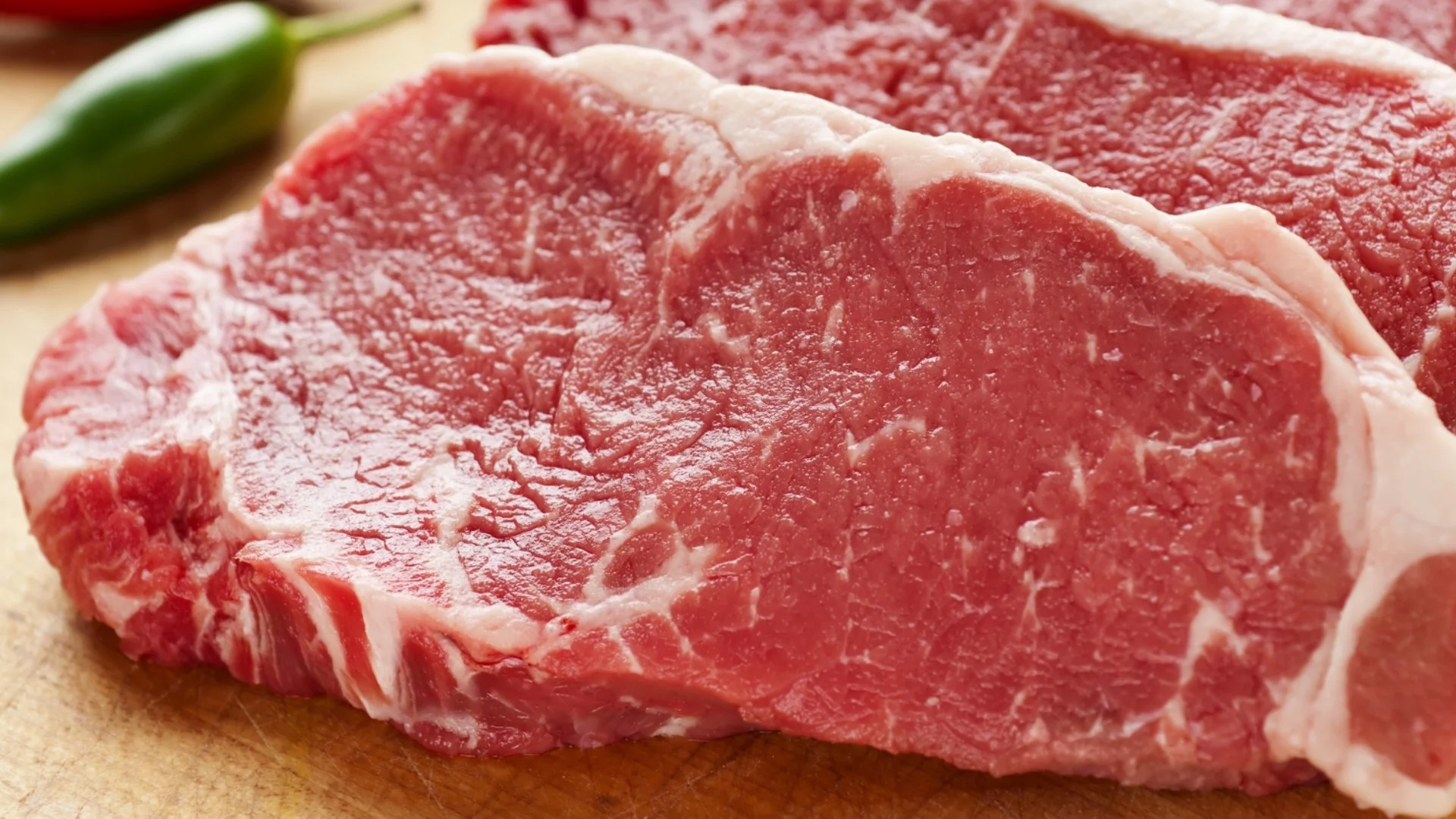 Кога е най-добре да се осолява месото, за да е вкусно и сочно