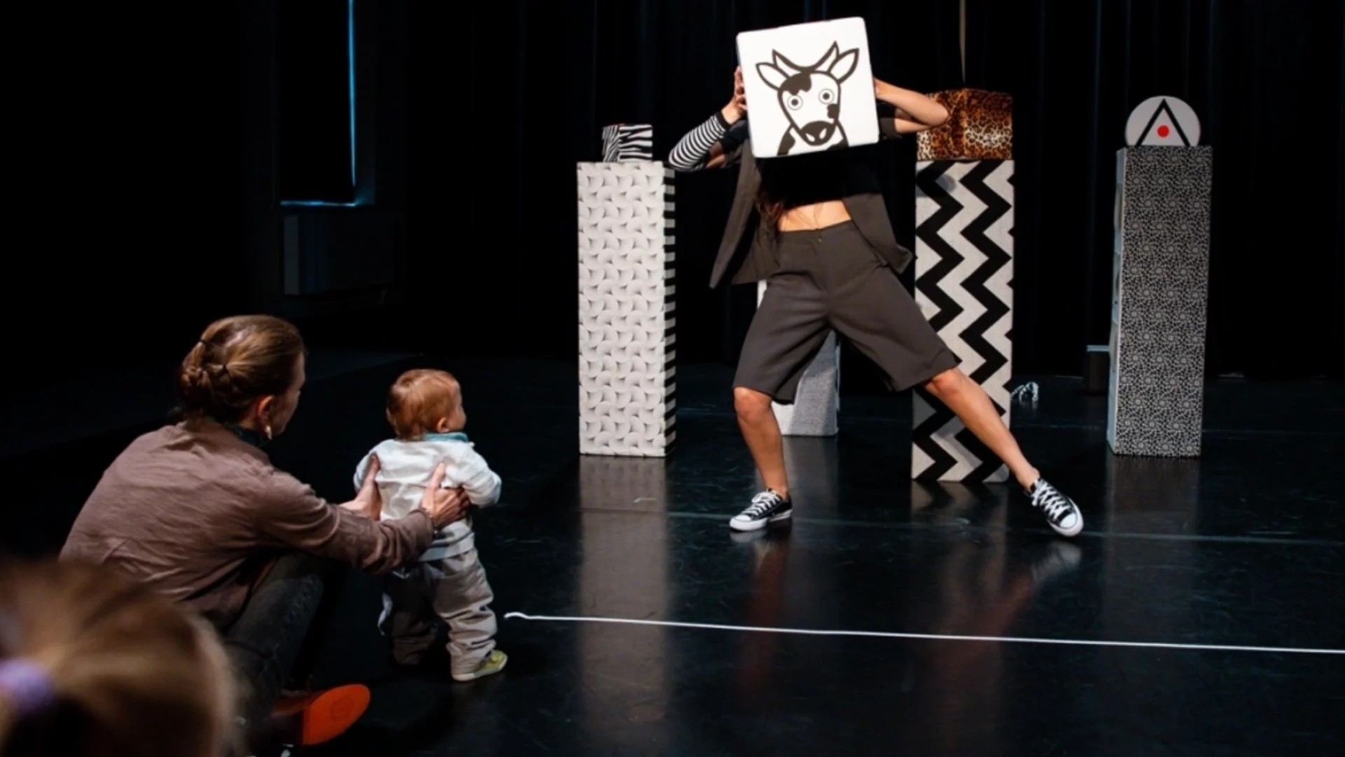 Първо безплатно турне в България на спектакъла за бебета "ZèbrO"