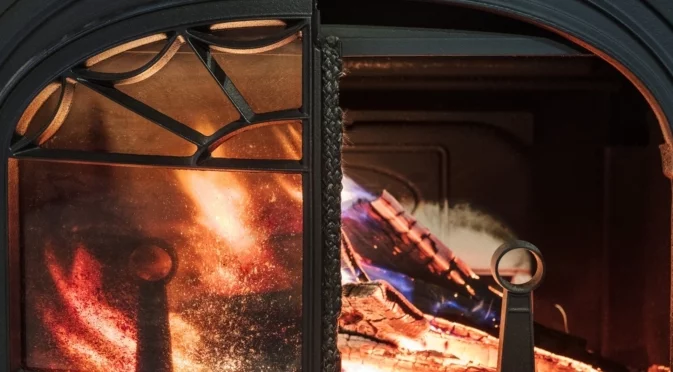 Опитало се да запали печката само: 9-годишно дете с изгаряния