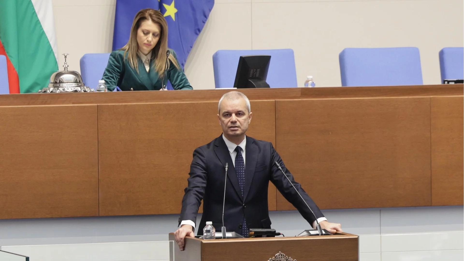 По идея на "Възраждане": Депутатите орязаха секциите в чужбина