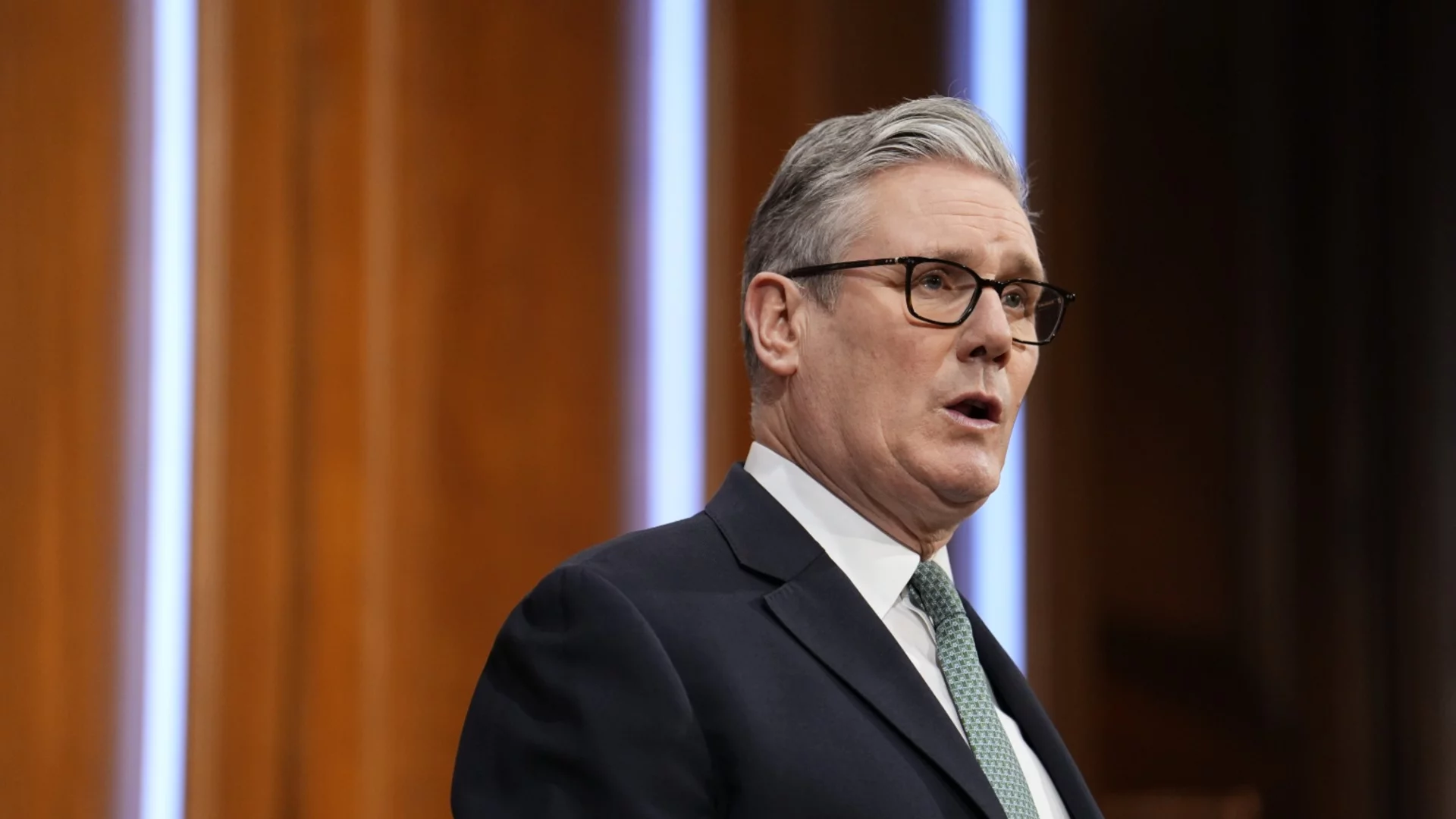 Още един партньор на Тръмп поглежда към Пекин: Стармър отиде с бизнесмени в Китай и видя "огромни възможности" (ВИДЕО)