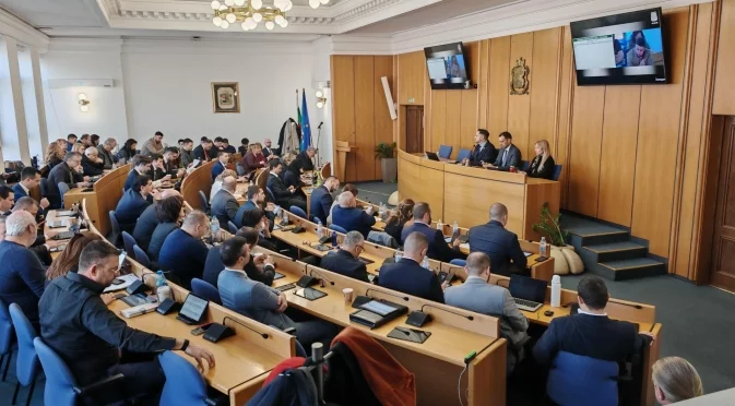 Скандал в СОС заради уволнена бременна жена и съкращения под натиск