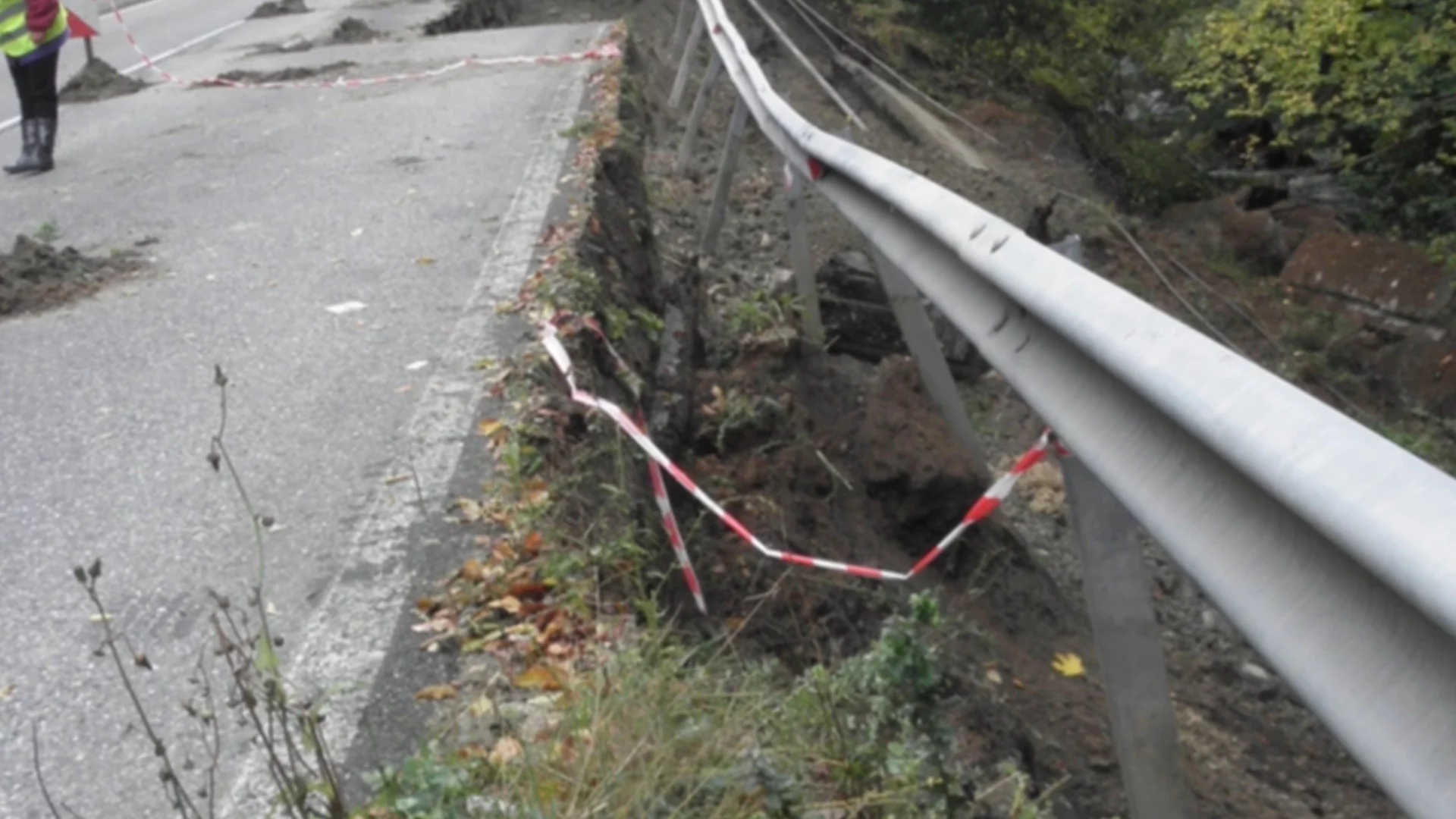 Пиян-залян шофьор отнесе мантинела