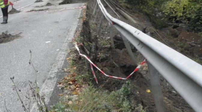 Пиян-залян шофьор отнесе мантинела