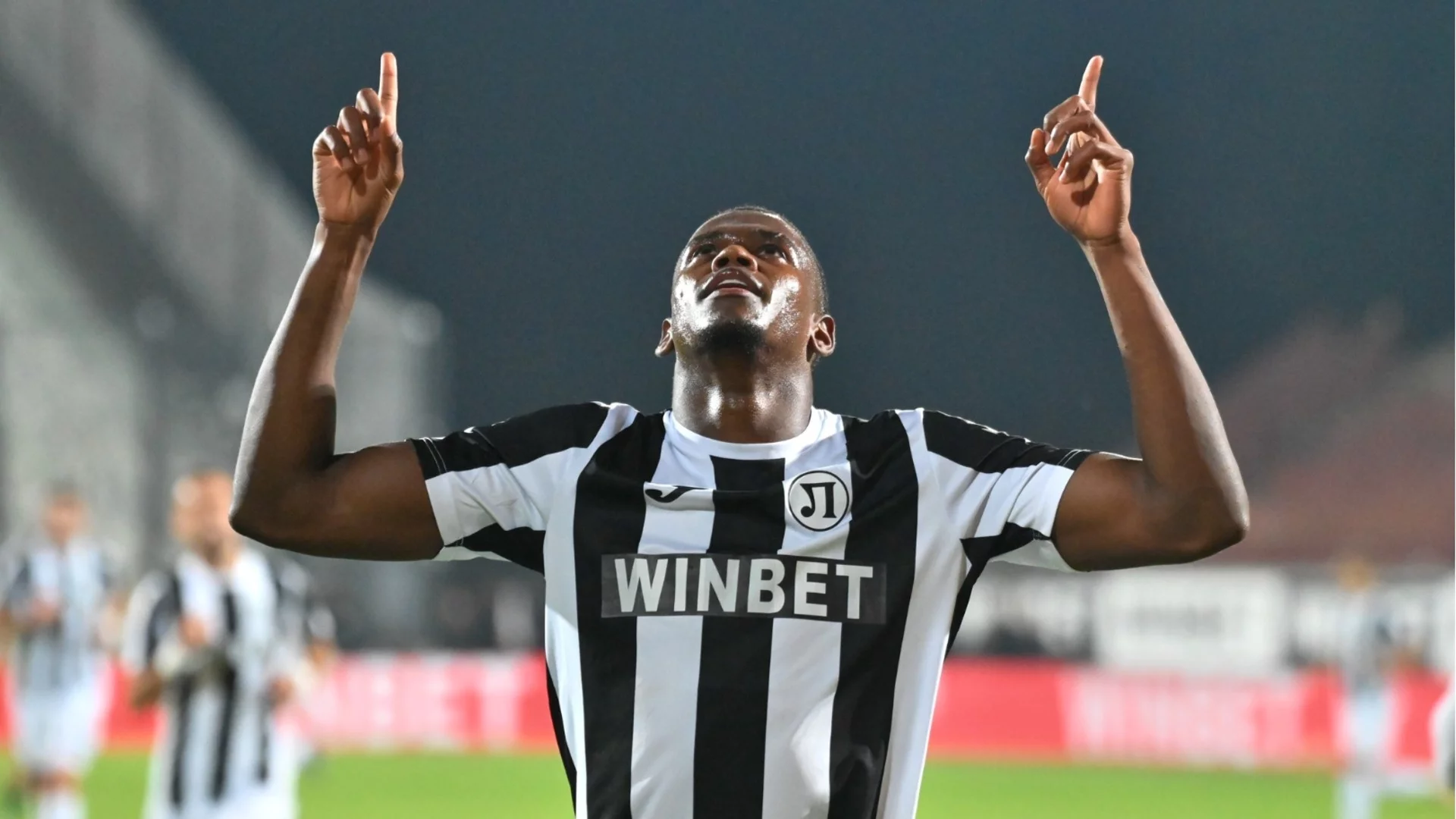 Хуан Переа ще взима три пъти по-голяма заплата в Левски, нападателят пропуска финала за Суперкупата