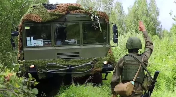 Мирноград е почти изцяло под руски контрол, боевете продължават