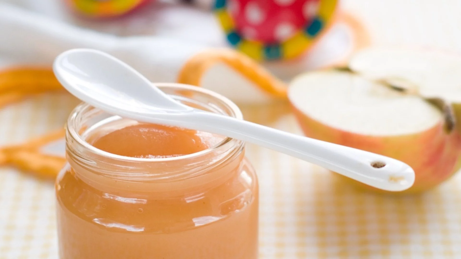 Опасна бебешка храна изтеглят от пазар на Балканите