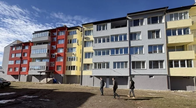 Още един квартал променя облика си – след санирането предстои и благоустрояване