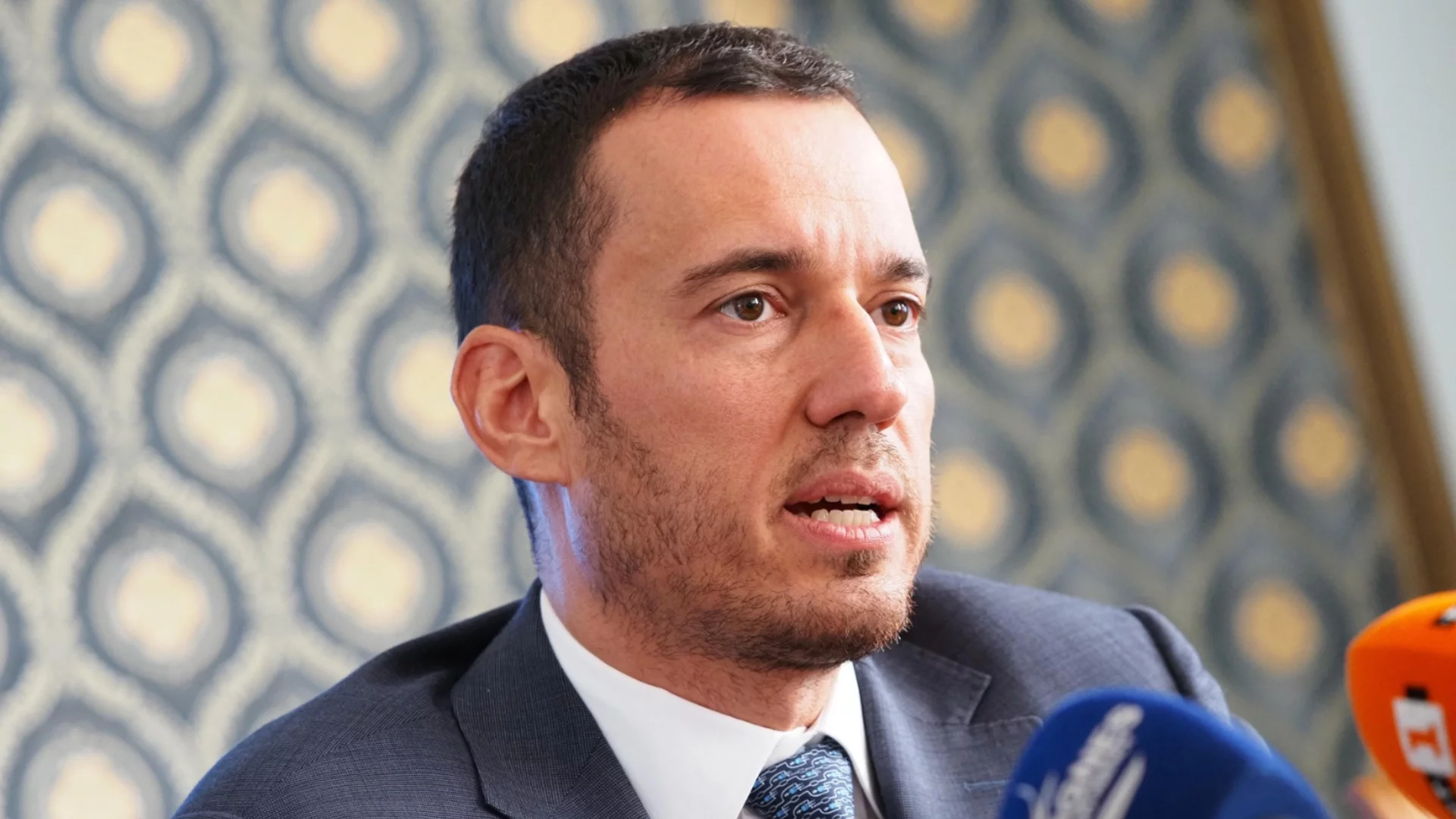 Особено мнение и конфликт на интереси: Васил Терзиев провежда отново конкурса за директор на Столична библиотека