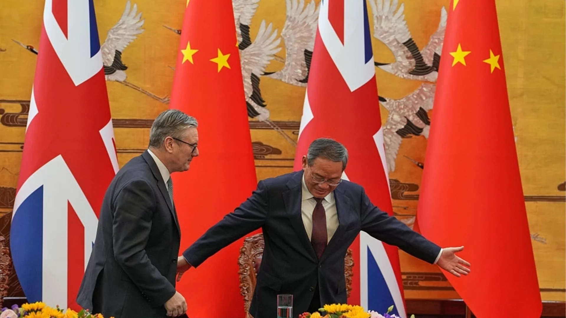 Още един партньор на Тръмп поглежда към Пекин: Стармър отиде с бизнесмени в Китай и видя "огромни възможности" (ВИДЕО)