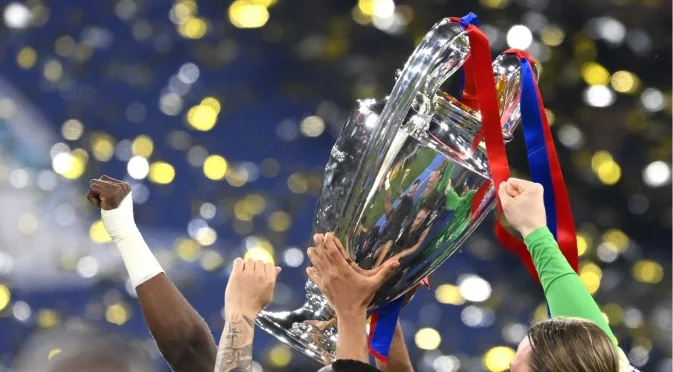 Лудост в Шампионска лига! Шампионът и неговият подгласник се разминаха с директно класиране