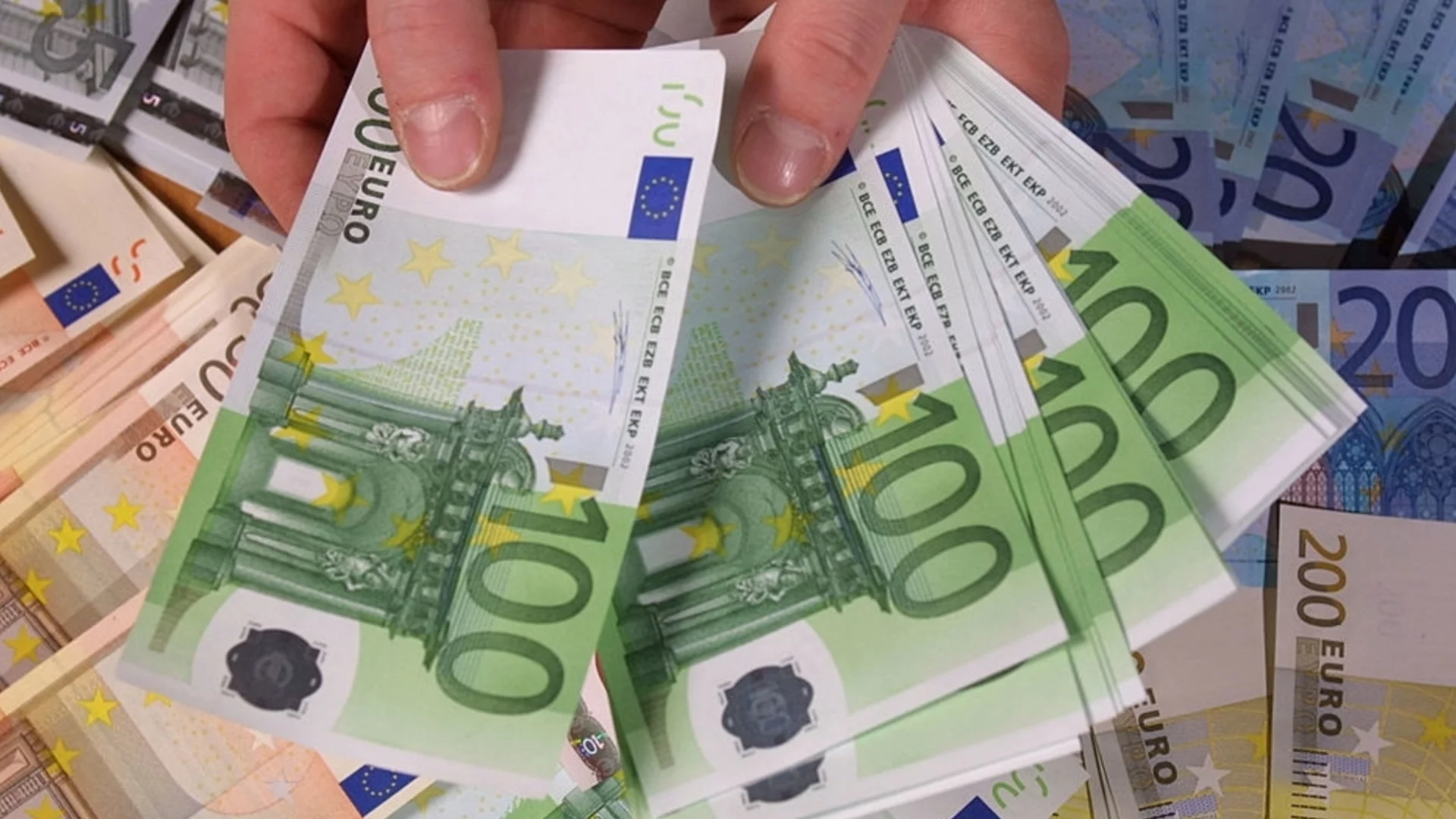 2–8 февруари: Не по вода, а по пари седмицата ще върви за 4 зодии