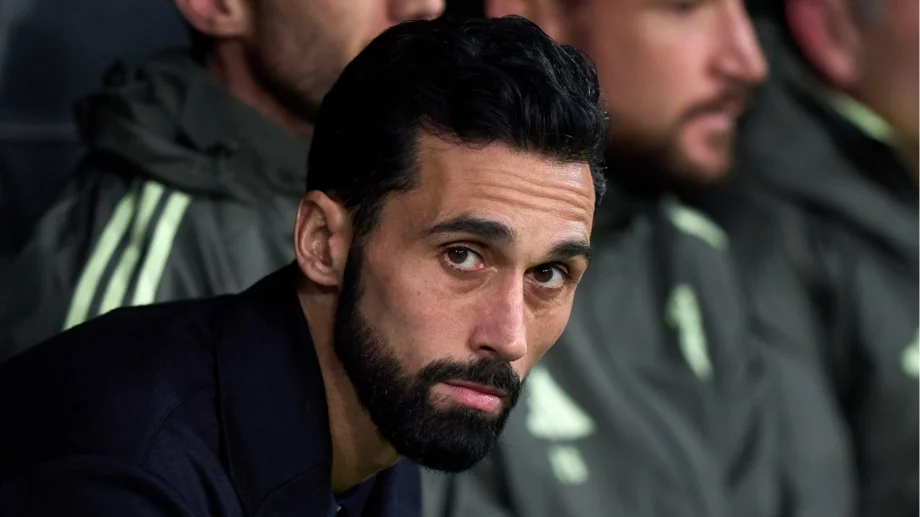 Треньор от Висшата лига се готви да замени Алваро Арбелоа