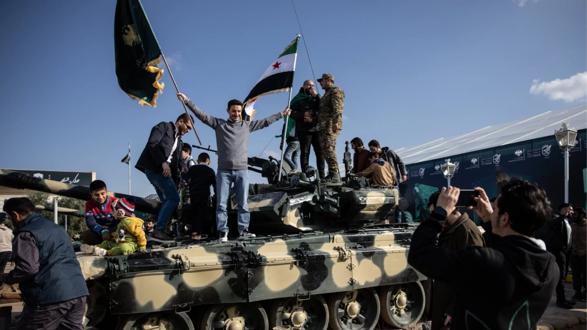 Край на боевете в Сирия: Кюрдските бойци влизат в държавната армия, а кюрдите запазват правата си