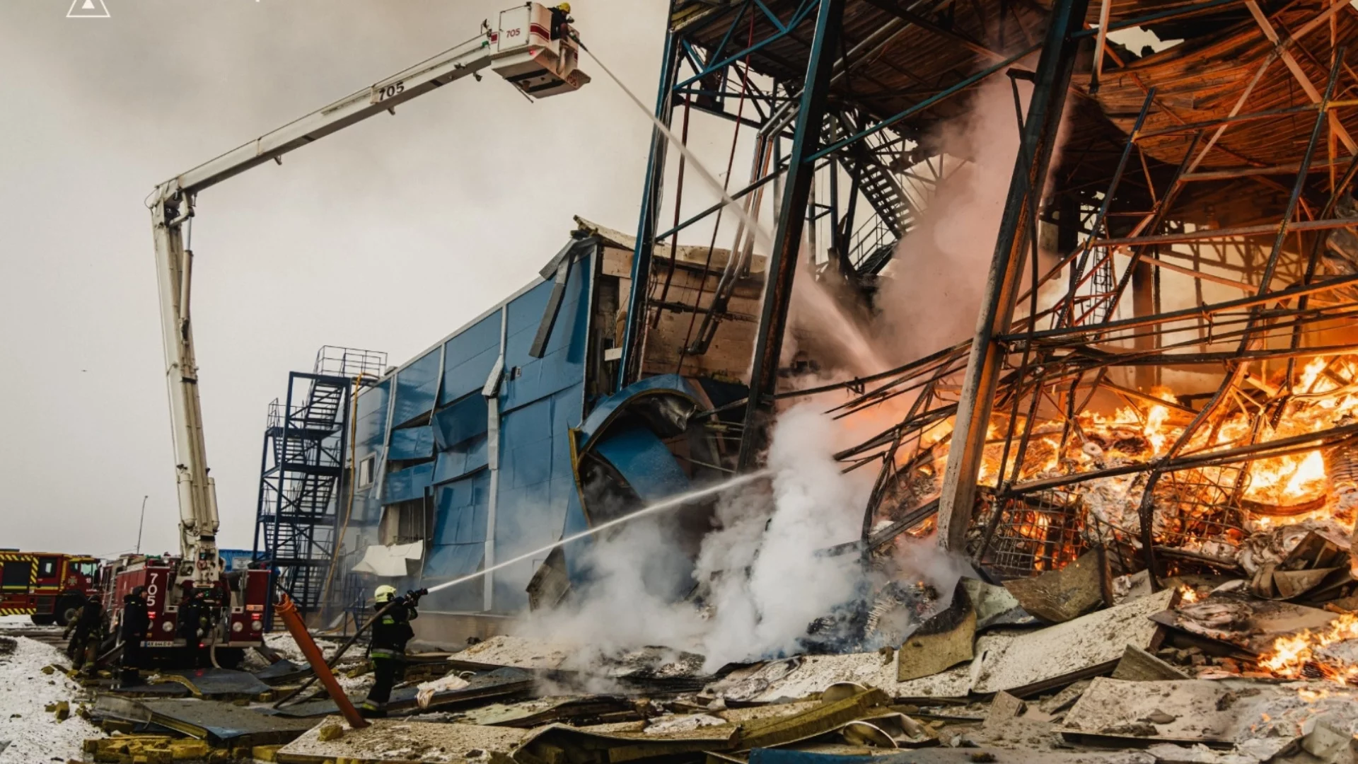 Русия срина с ракетна атака предприятие на световноизвестна американска компания в Харков (ВИДЕО и СНИМКИ)