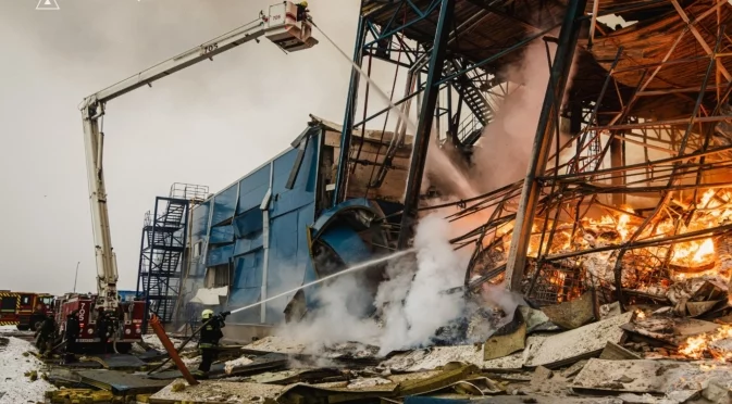Русия срина с ракетна атака предприятие на световноизвестна американска компания в Харков (ВИДЕО и СНИМКИ)