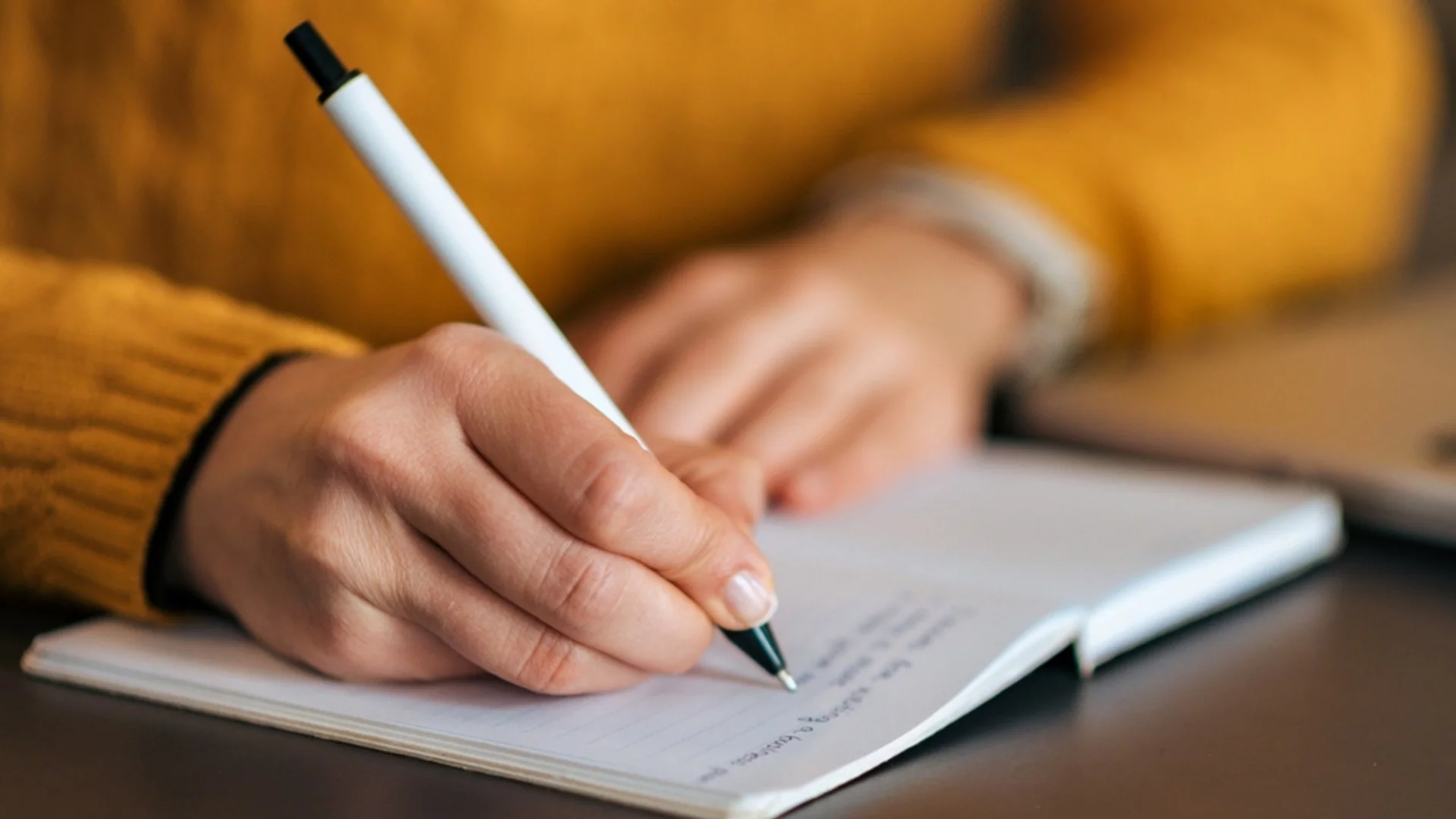 На коя дата според зодията ви трябва да пишете желания си през 2026 година