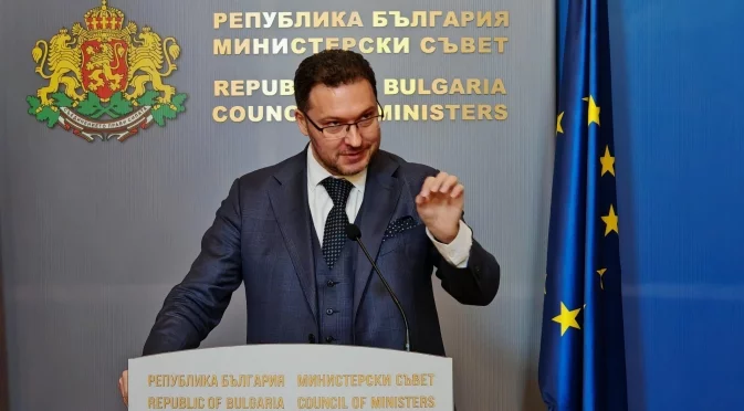 "Това е такава глупост!": За министър Митов изборите не зависят от МВР