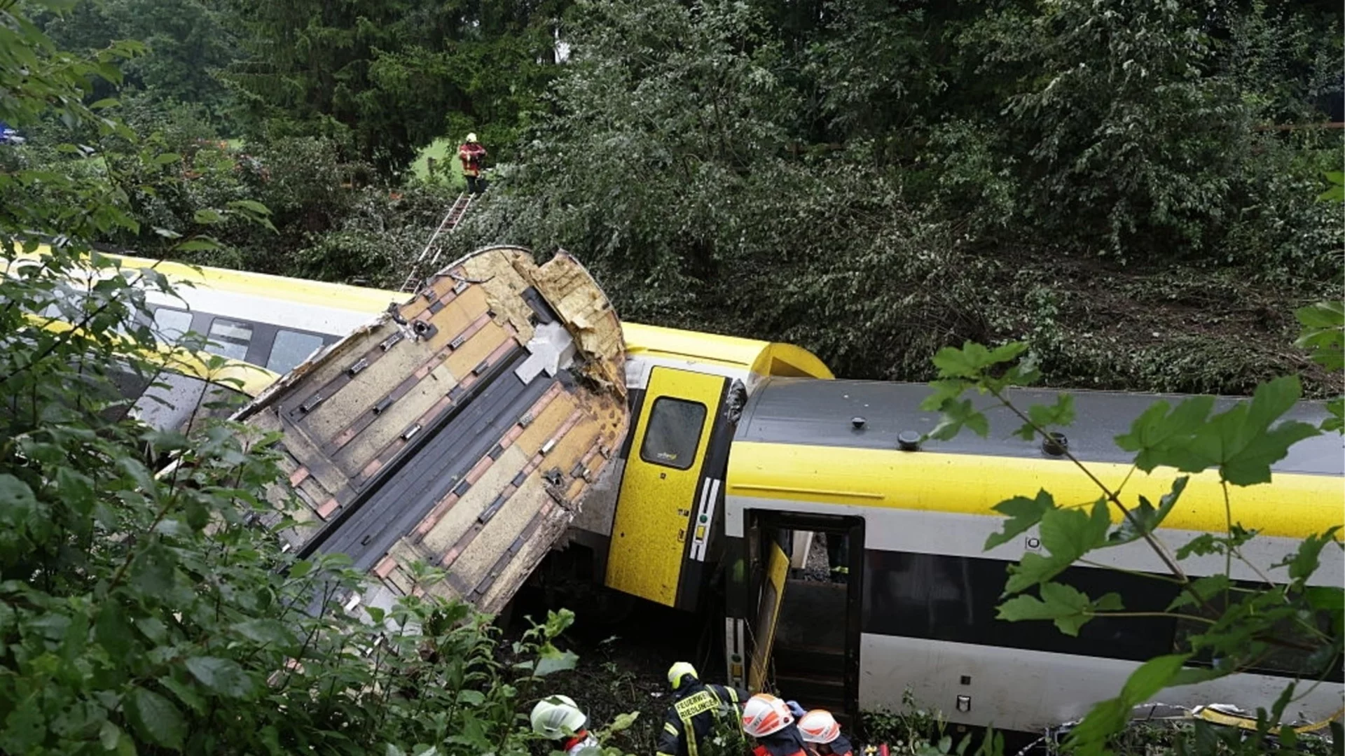 Испания почетe жертвите от влаковата катастрофа
