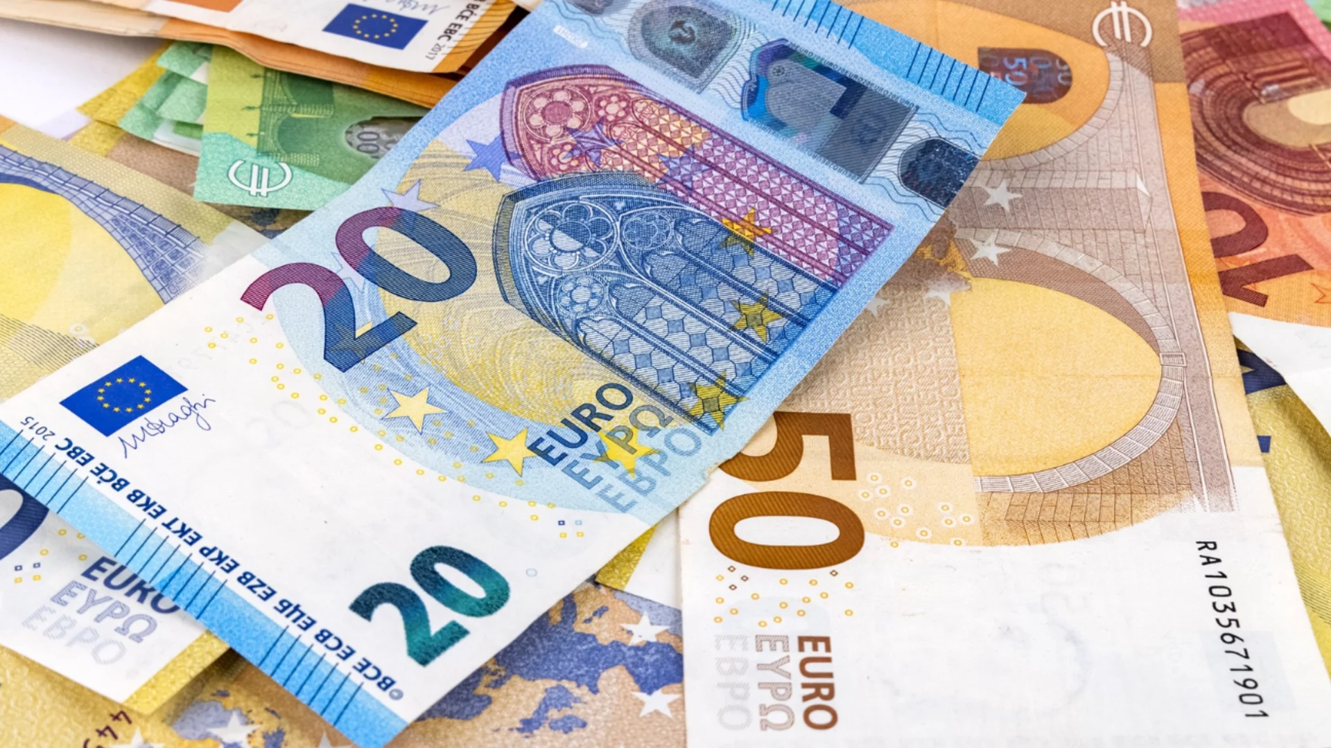 Ръст на заплатите в държавния сектор в Хърватия: Ще им завидят ли в България?