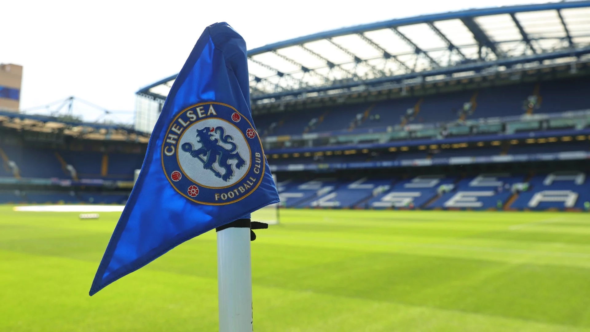 Защо Челси може да не играе на „Стамфорд Бридж“ в Шампионска лига?