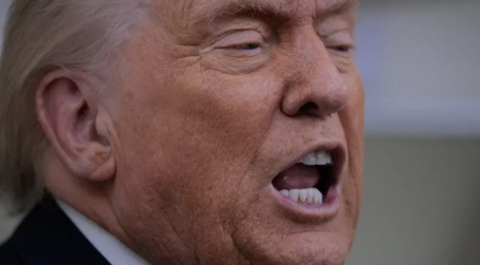 Тръмп съди приходната агенция на САЩ за милиарди долари заради изтичането на данъчната му декларация