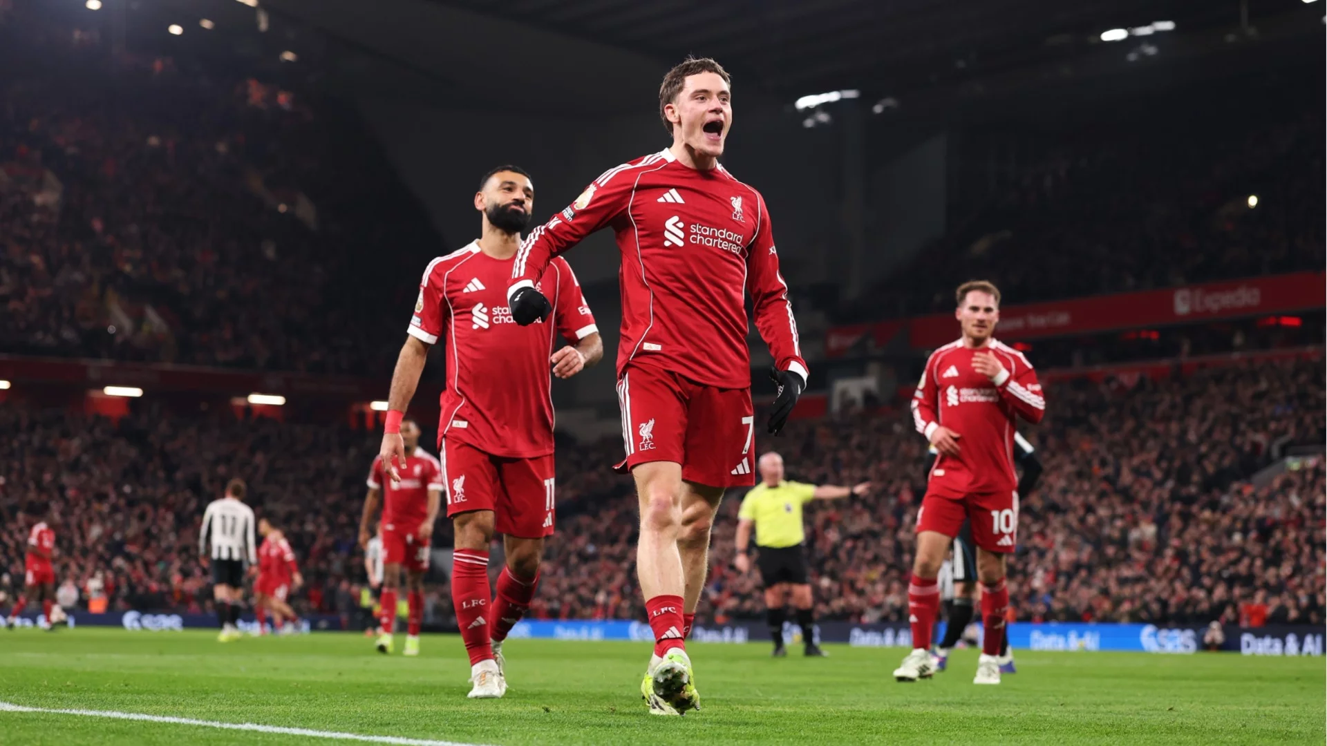 Ливърпул продължава с разгромите! Виртц и Екитике с основна роля