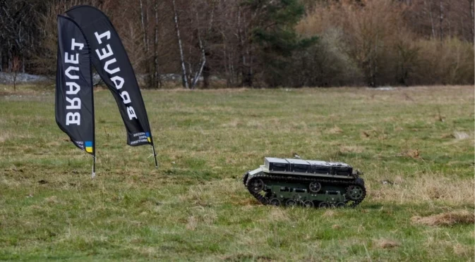 Уникална операция: Украински робот спаси друг, пострадал на фронта (ВИДЕО)