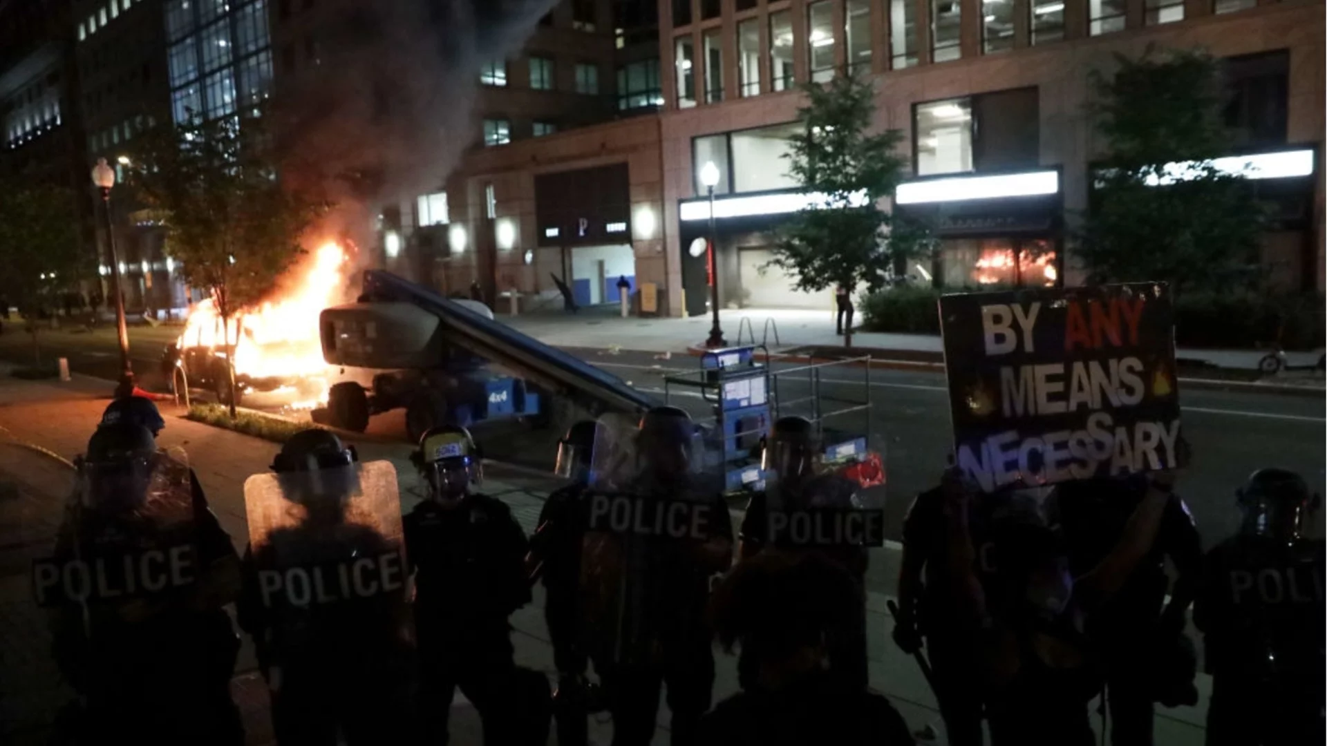 Срещу имиграционните: Хиляди на протест в Минеаполис и в цялата страна