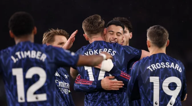 Арсенал разгроми Лийдс, Груев с едно полувреме (Резултати)