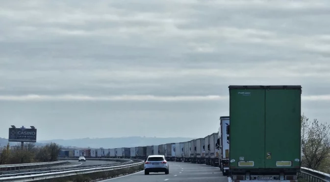 Край на блокадите по границите на Балканите