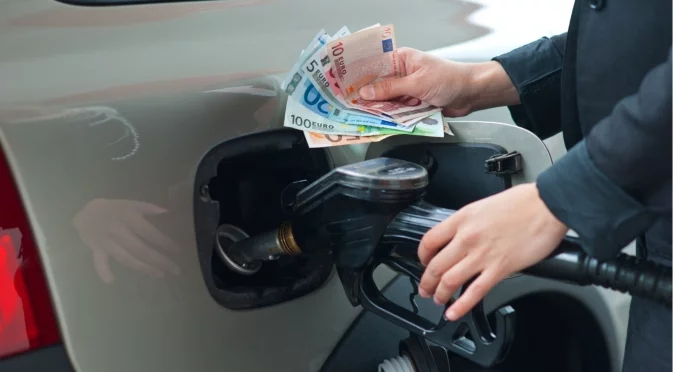 Откакто България прие еврото: Бензинът и дизелът поевтиняват