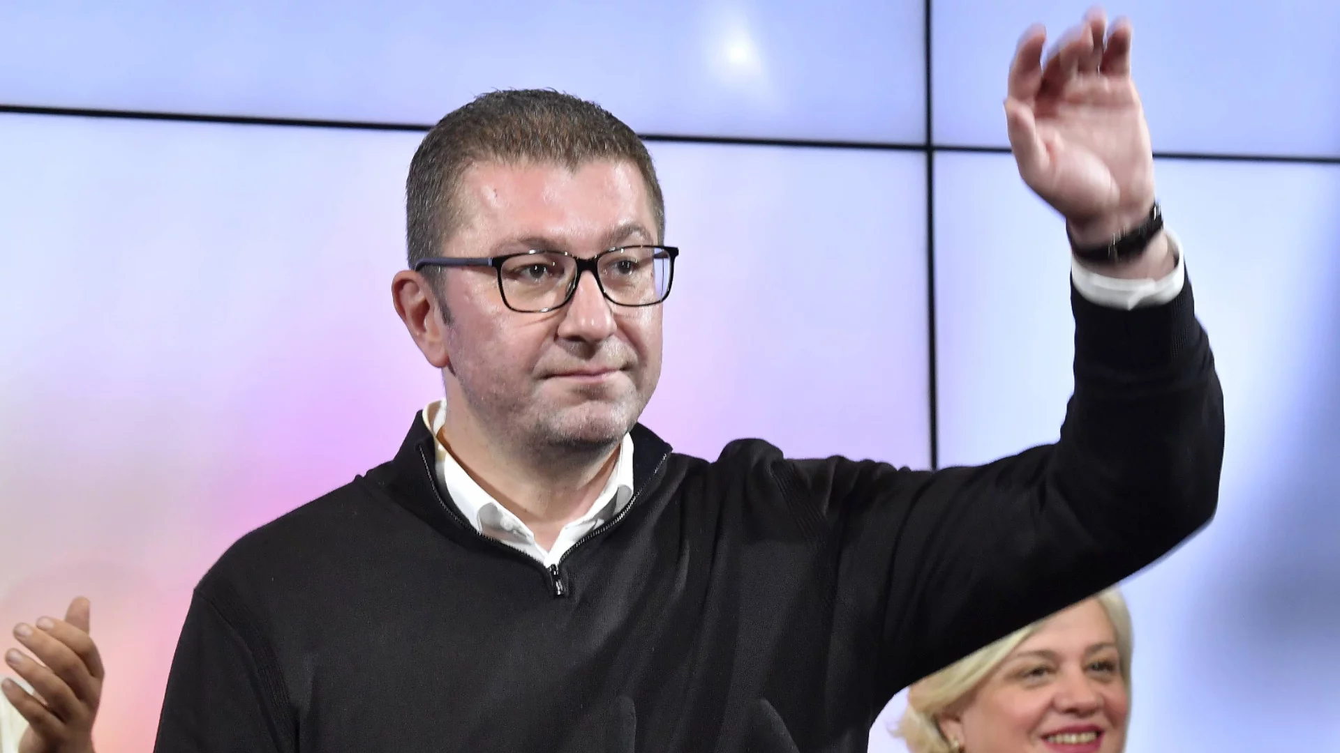 Да отречеш жена си: Съпругата на македонския премиер е българка